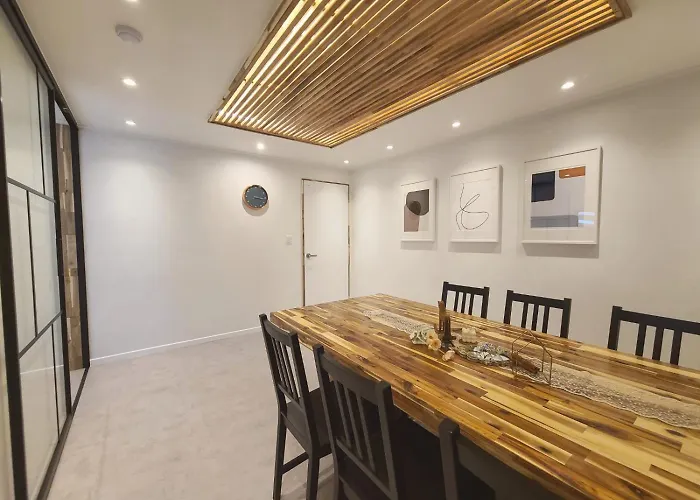 Of 6 Hongdae 5br & 4bath, Elevator, Free Wifi Apartment