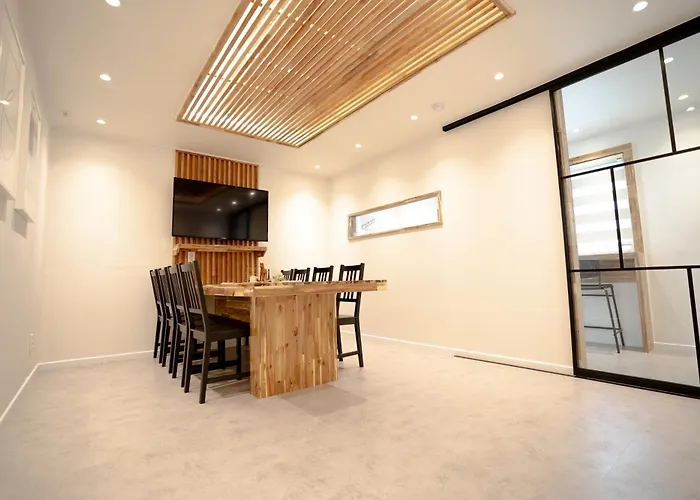 Of 6 Hongdae 5br & 4bath, Elevator, Free Wifi