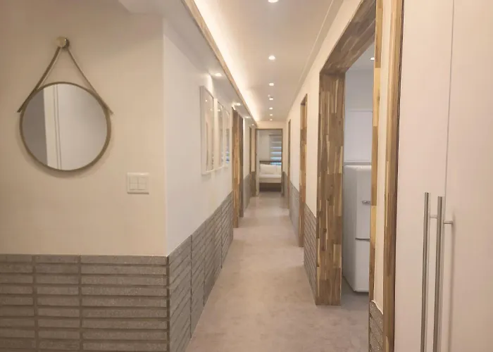 Of 6 Hongdae 5br & 4bath, Elevator, Free Wifi Apartment