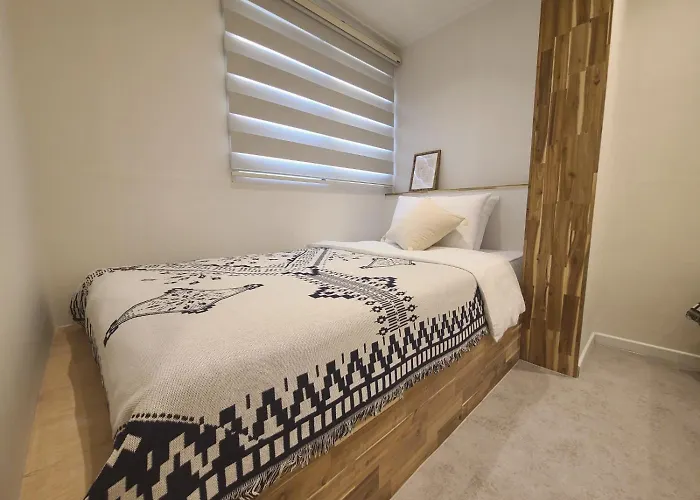 Of 6 Hongdae 5br & 4bath, Elevator, Free Wifi Apartment Seoul