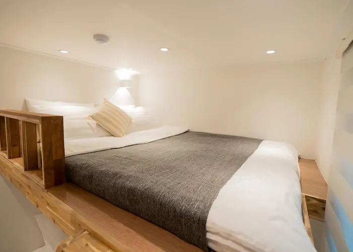 Of 6 Hongdae 5br & 4bath, Elevator, Free Wifi