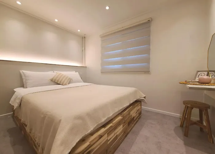Of 6 Hongdae 5br & 4bath, Elevator, Free Wifi * Seoul