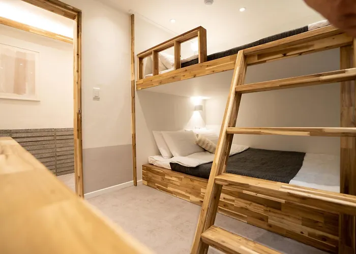 Of 6 Hongdae 5br & 4bath, Elevator, Free Wifi