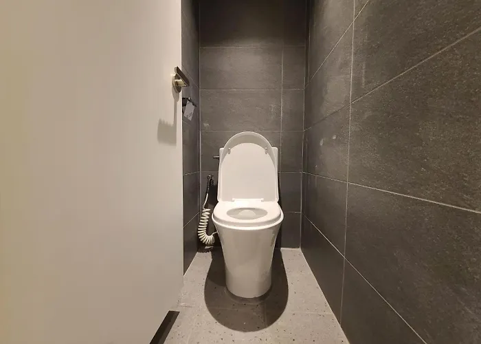 Of 6 Hongdae 5br & 4bath, Elevator, Free Wifi *