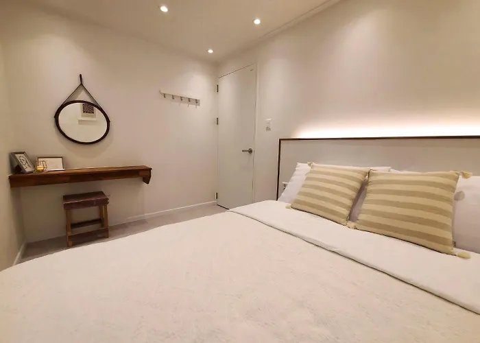 Of 6 Hongdae 5br & 4bath, Elevator, Free Wifi Apartment Seoul
