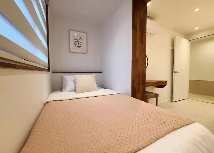 Of 6 Hongdae 5br & 4bath, Elevator, Free Wifi * Seoul