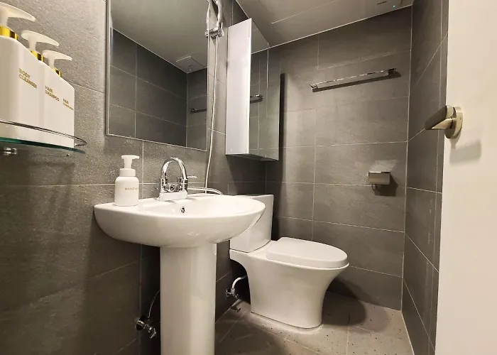Of 6 Hongdae 5br & 4bath, Elevator, Free Wifi Apartment