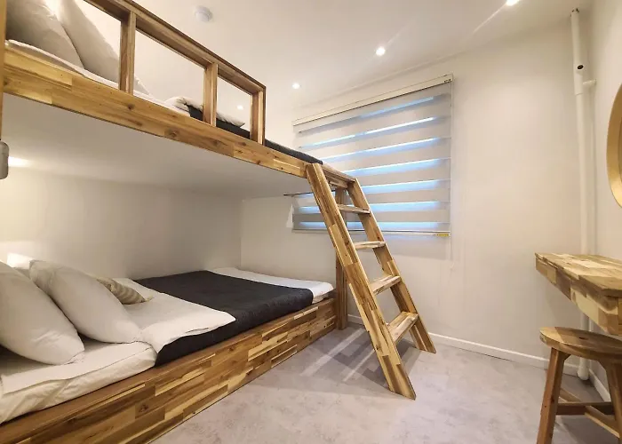 Apartment Of 6 Hongdae 5br & 4bath, Elevator, Free Wifi