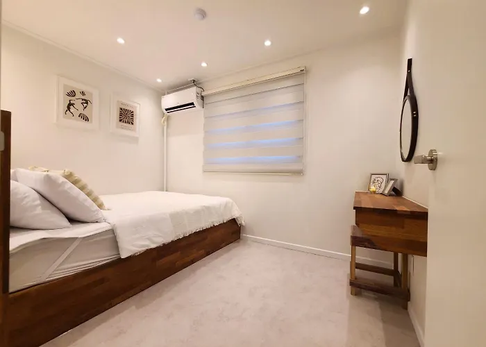 Of 6 Hongdae 5br & 4bath, Elevator, Free Wifi Apartment *