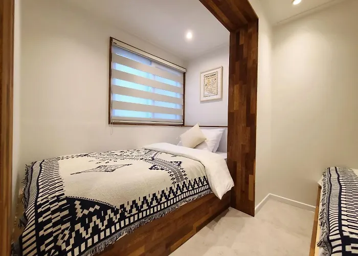 Of 6 Hongdae 5br & 4bath, Elevator, Free Wifi * Seoul