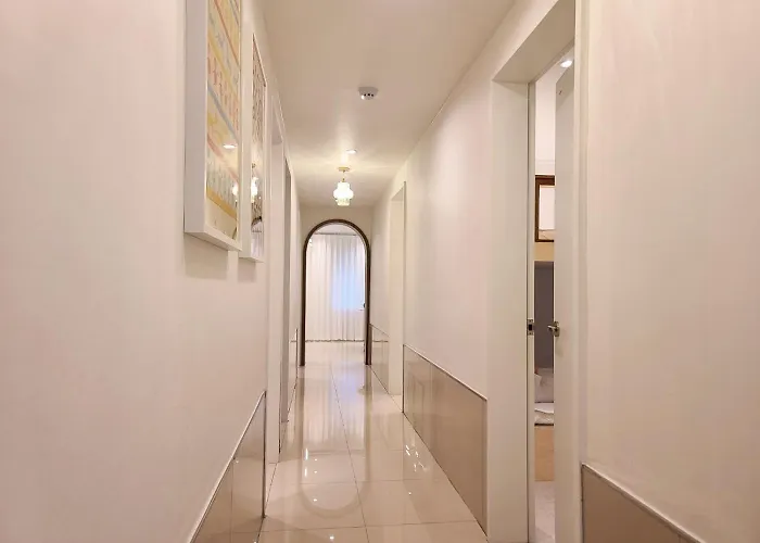 Apartment Of 6 Hongdae 5br & 4bath, Elevator, Free Wifi *