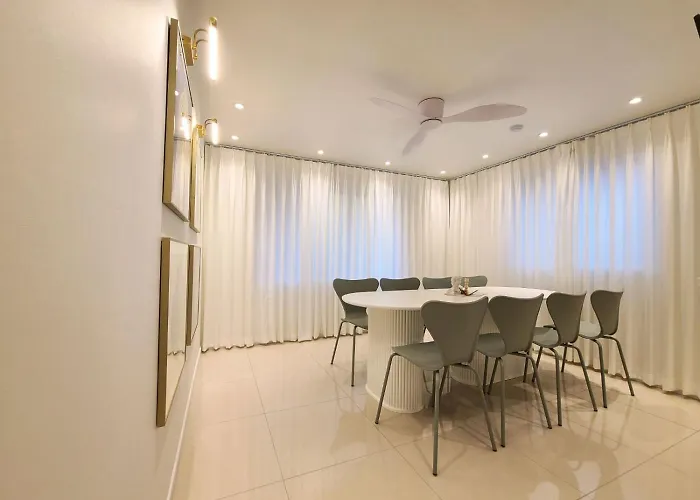 Apartment Of 6 Hongdae 5br & 4bath, Elevator, Free Wifi Seoul