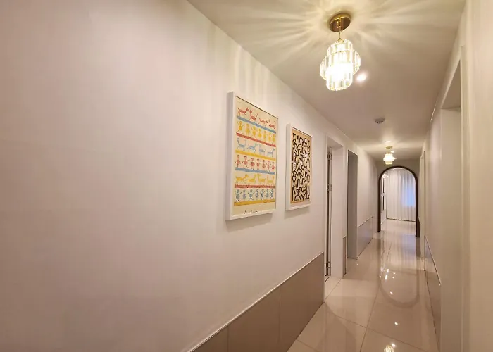 Of 6 Hongdae 5br & 4bath, Elevator, Free Wifi * Seoul